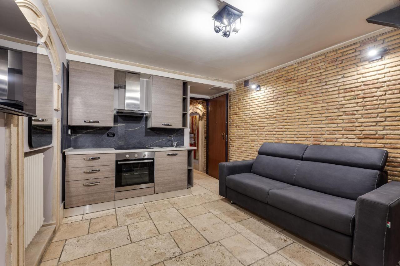 Apartmán Lares Navona Řím Exteriér fotografie